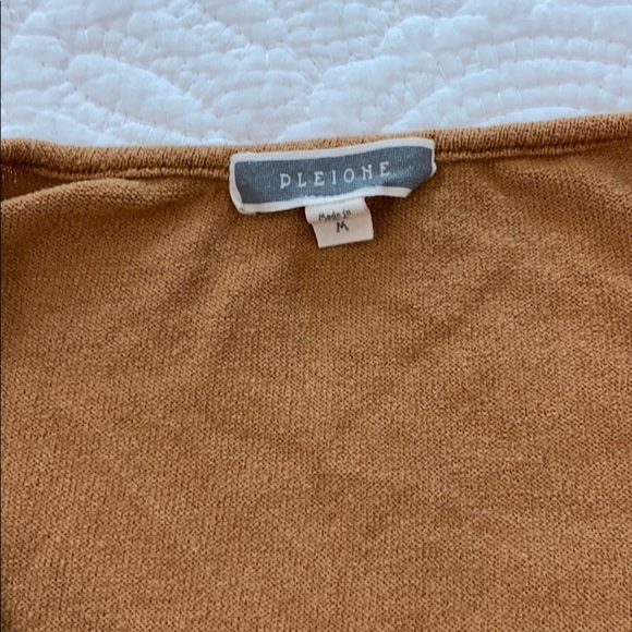 Tshirt with knot detail - Picture 2 of 4